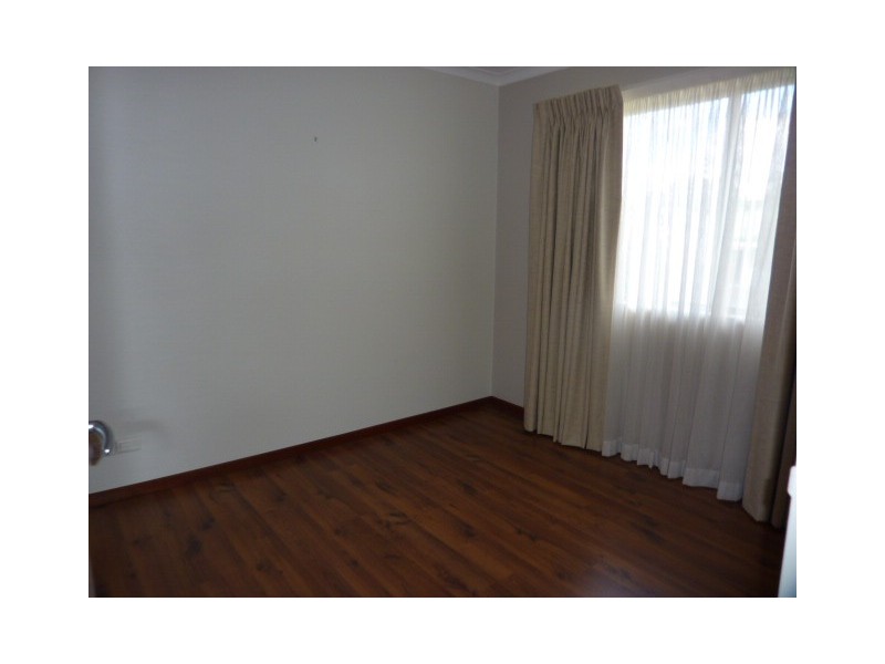 4/18 Broughton Place, Queanbeyan NSW 2620