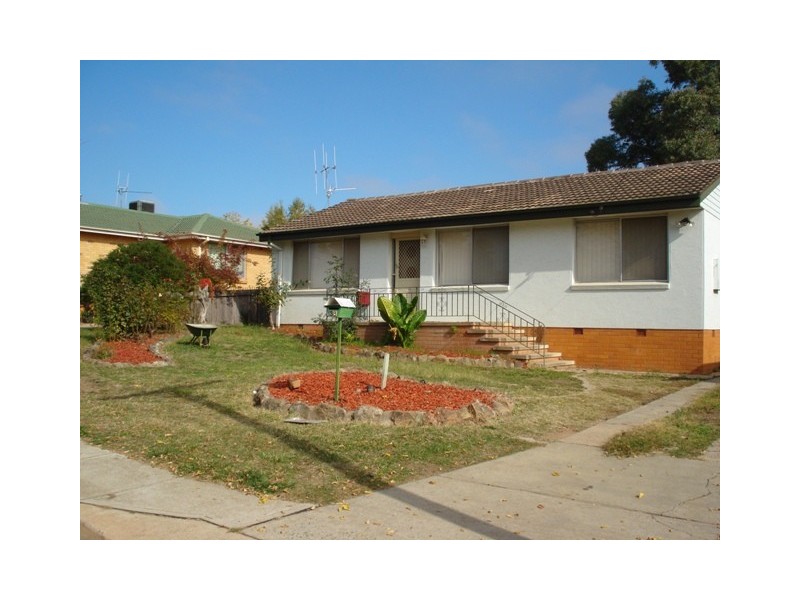 38 Christopher Crescent, Queanbeyan NSW 2620