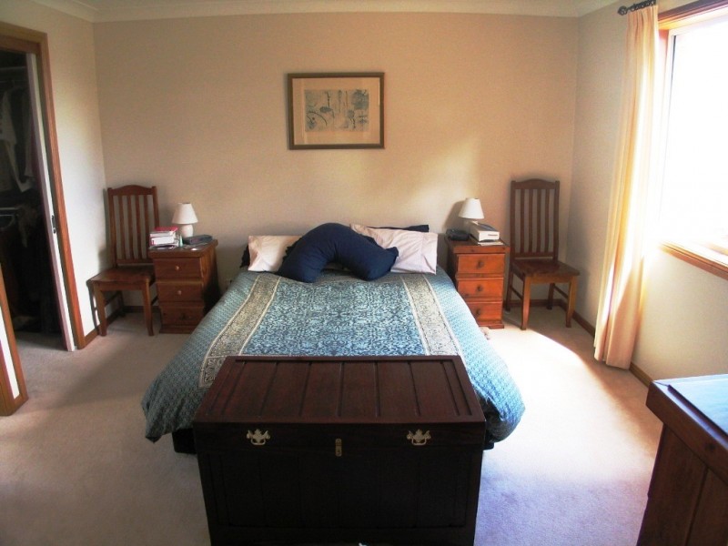 4 English Grove, Jerrabomberra NSW 2619