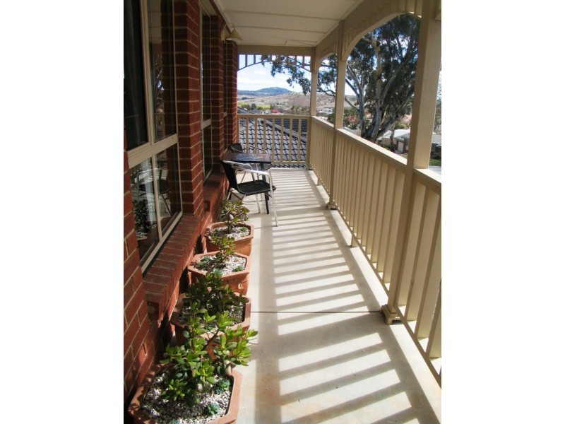 4 English Grove, Jerrabomberra NSW 2619