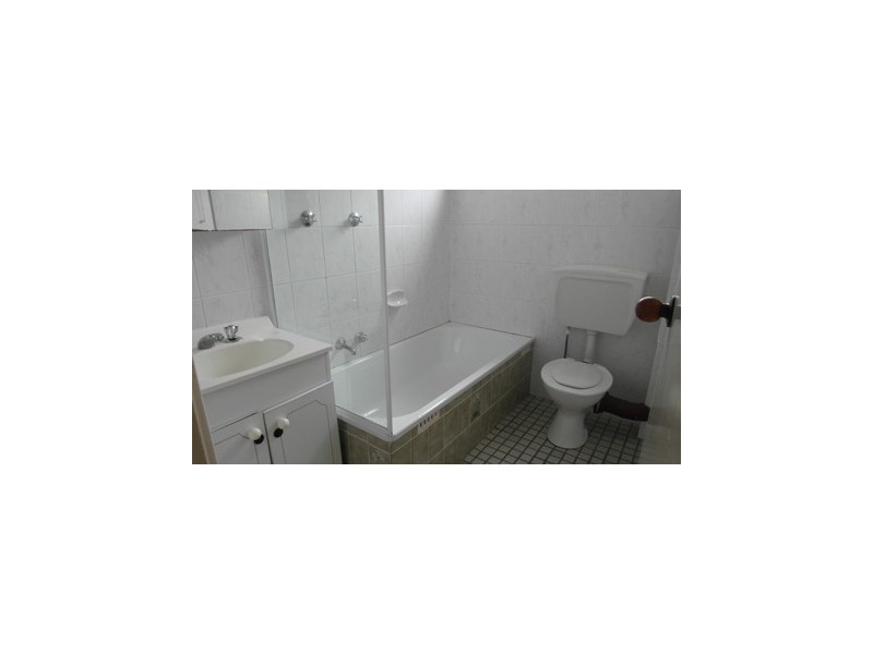 24/17 Mowatt, Queanbeyan NSW 2620