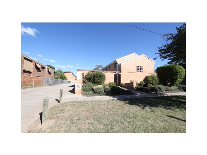 6/25 MacQuoid Street, Queanbeyan NSW 2620