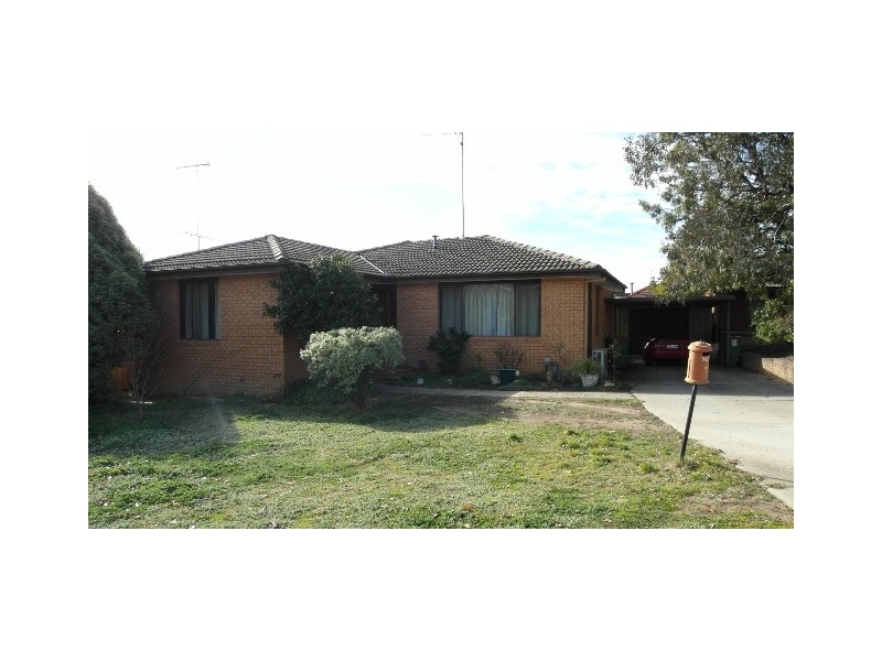 4 Hunt Place, Queanbeyan NSW 2620