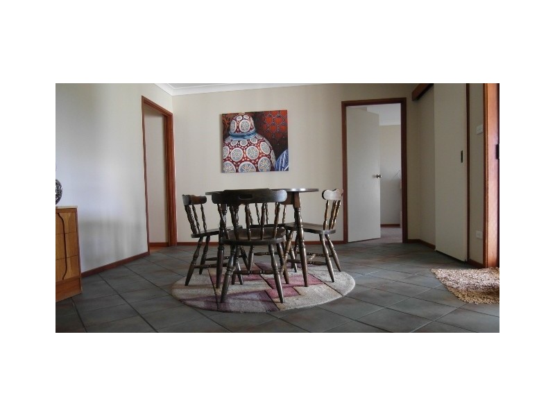 4 Hunt Place, Queanbeyan NSW 2620