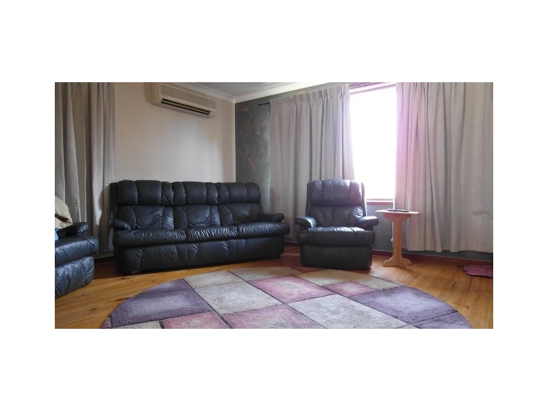 4 Hunt Place, Queanbeyan NSW 2620