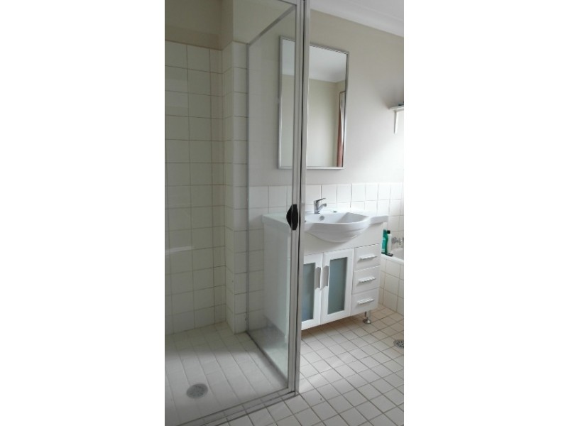 4 Hunt Place, Queanbeyan NSW 2620