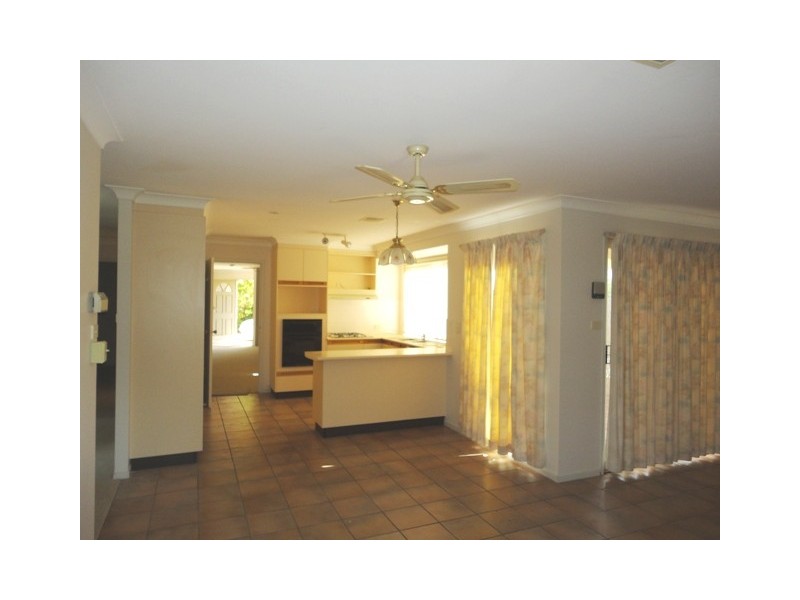 1 Esmond Avenue, Jerrabomberra NSW 2619