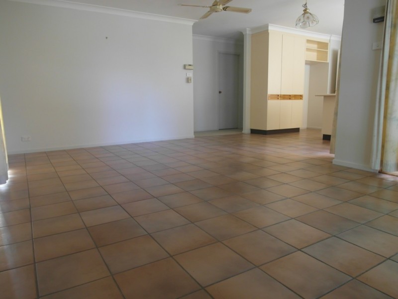 1 Esmond Avenue, Jerrabomberra NSW 2619