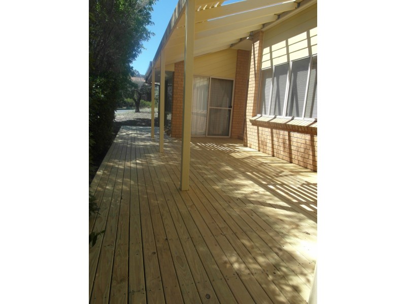 1 Esmond Avenue, Jerrabomberra NSW 2619