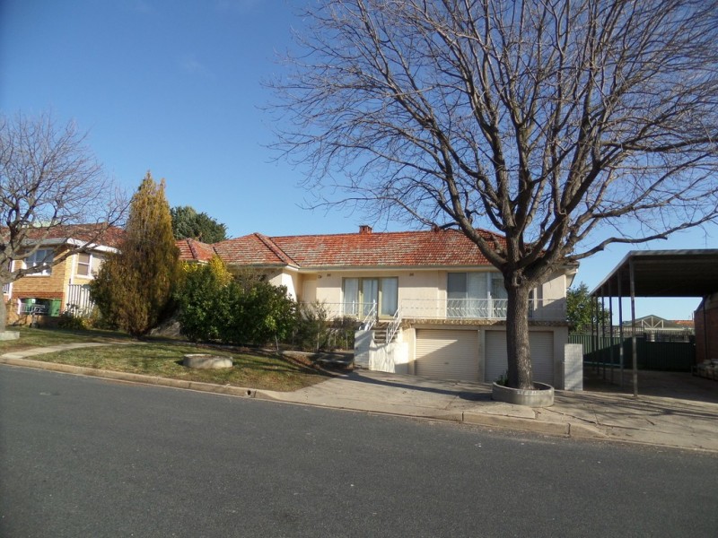 90 Uriarra Road, Queanbeyan NSW 2620