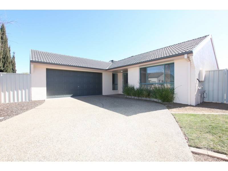7 Palm Court, Jerrabomberra NSW 2619