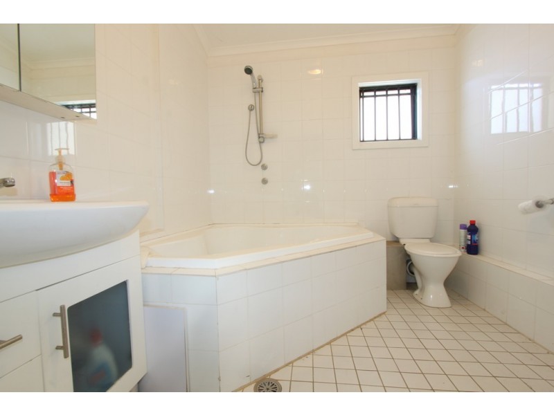 1/76 Bayldon Road, Queanbeyan NSW 2620