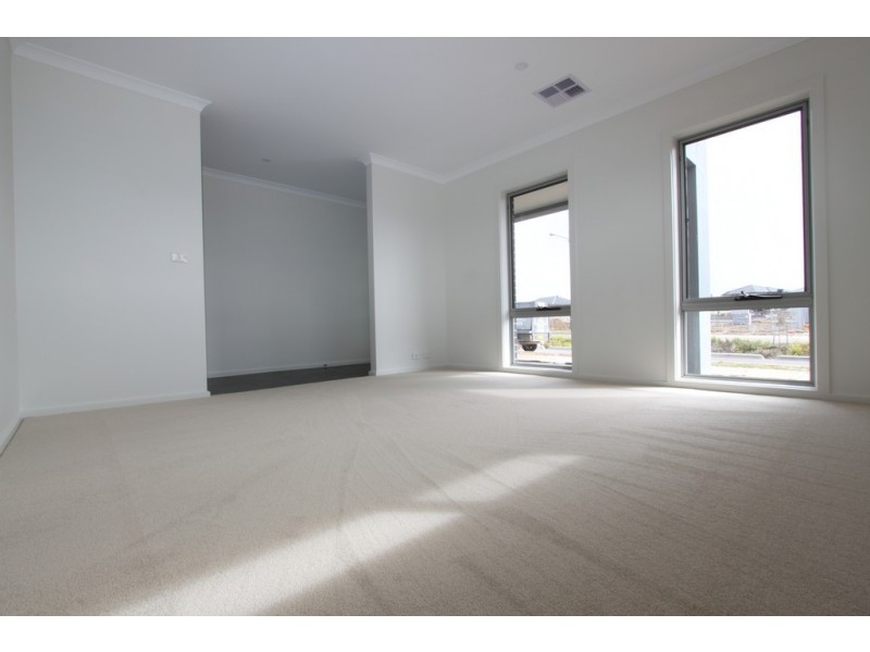 2 Styles Street, Googong NSW 2620