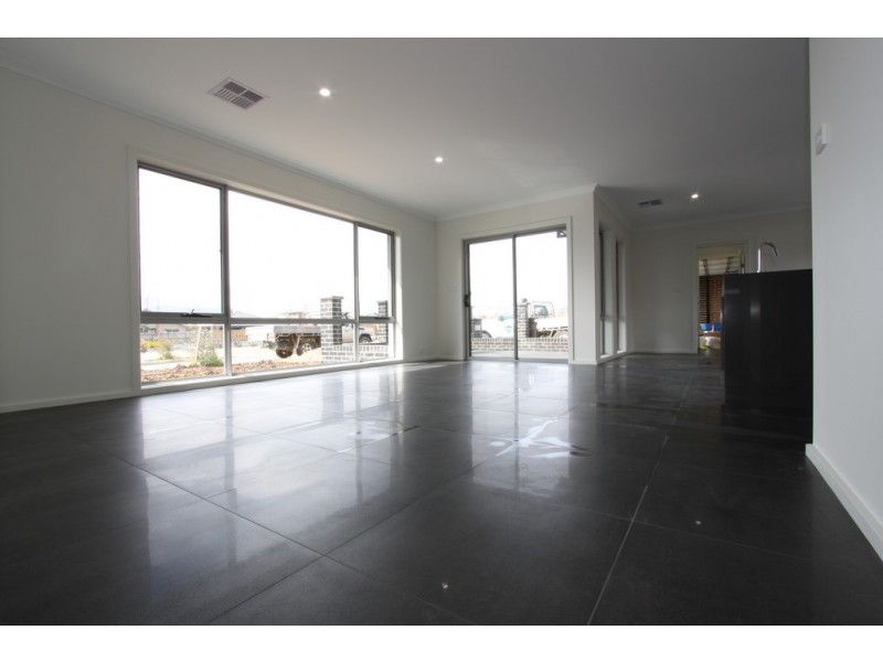 2 Styles Street, Googong NSW 2620