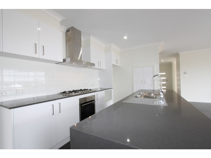 2 Styles Street, Googong NSW 2620