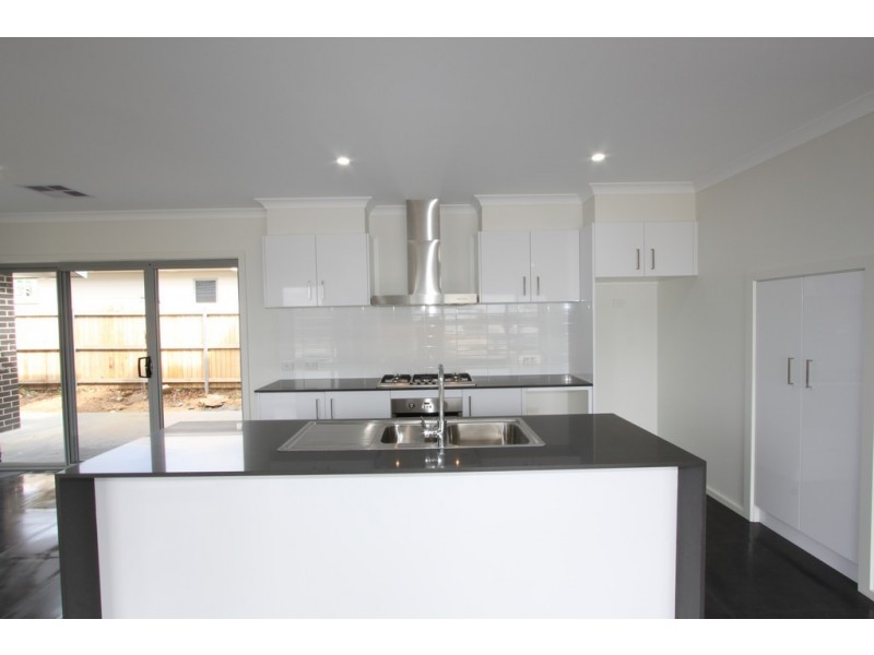 2 Styles Street, Googong NSW 2620