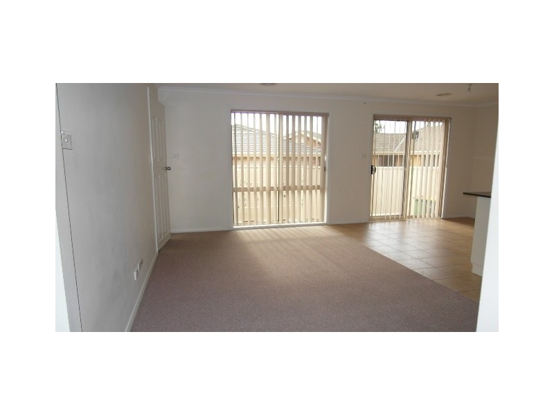 3/1B McKeahnie Street, Queanbeyan NSW 2620