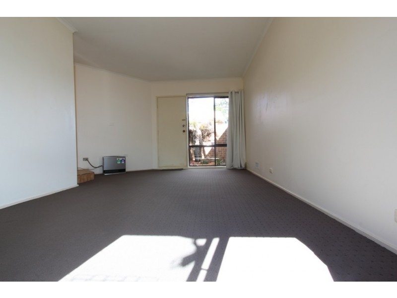 1/16 Charles Street, Queanbeyan NSW 2620