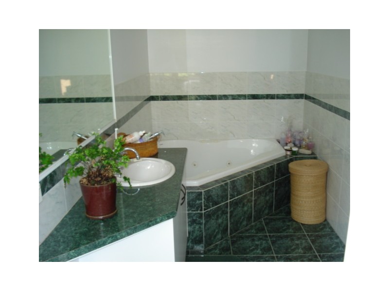 11 Wentworth Court, Jerrabomberra NSW 2619