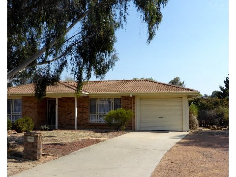 14 Franklin Court, Jerrabomberra NSW 2619