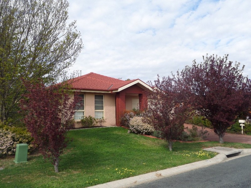 20 Pannamena Crescent, Jerrabomberra NSW 2619