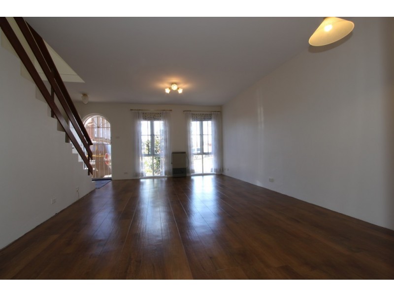 3/113 Stornaway Road, Queanbeyan NSW 2620