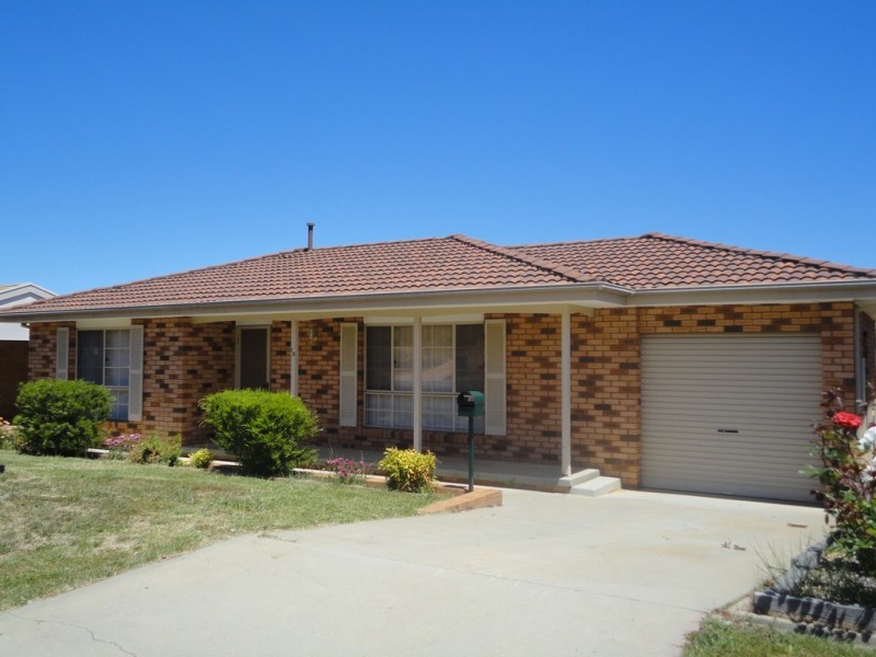 10 Wangara Crescent, Queanbeyan NSW 2620