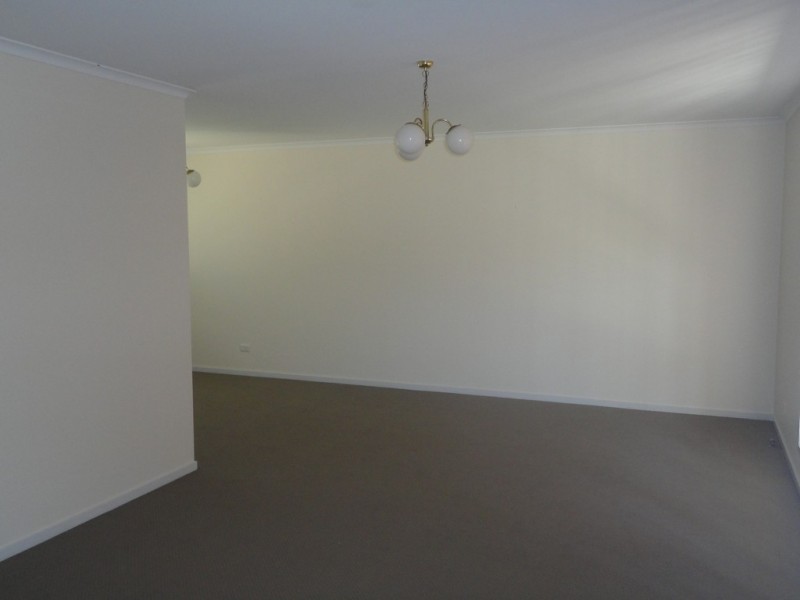 10 Wangara Crescent, Queanbeyan NSW 2620