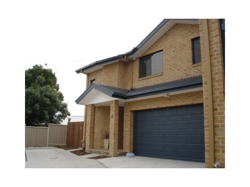 4/4 Erin Street, Queanbeyan NSW 2620
