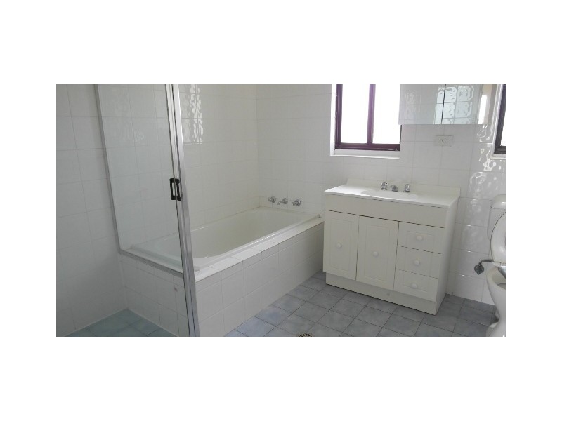 4 Blackall Avenue, Queanbeyan NSW 2620