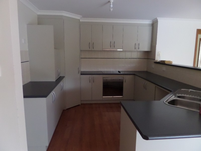 19 Stonehaven Circuit, Queanbeyan NSW 2620