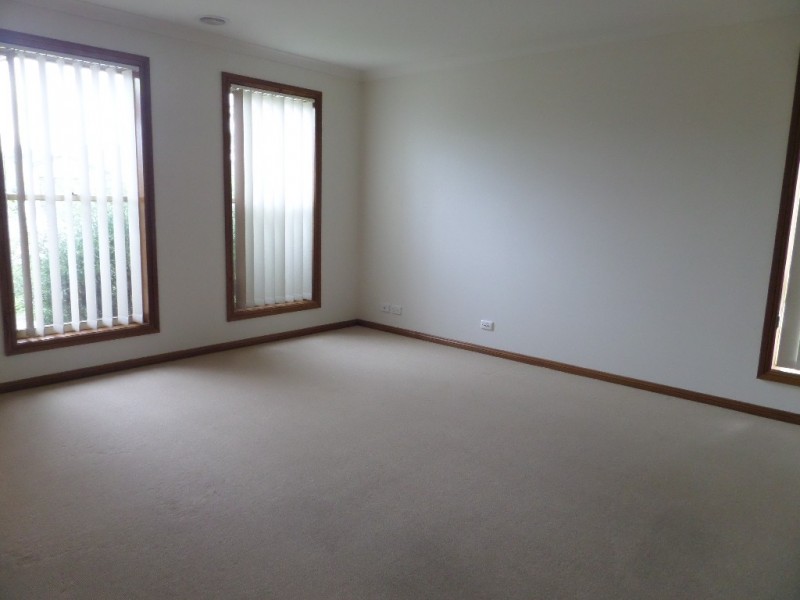 19 Stonehaven Circuit, Queanbeyan NSW 2620