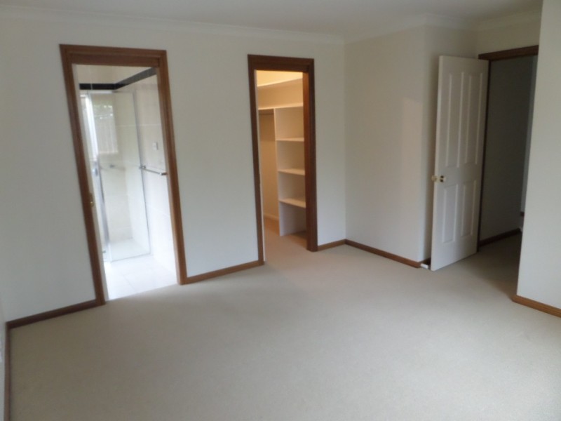 19 Stonehaven Circuit, Queanbeyan NSW 2620