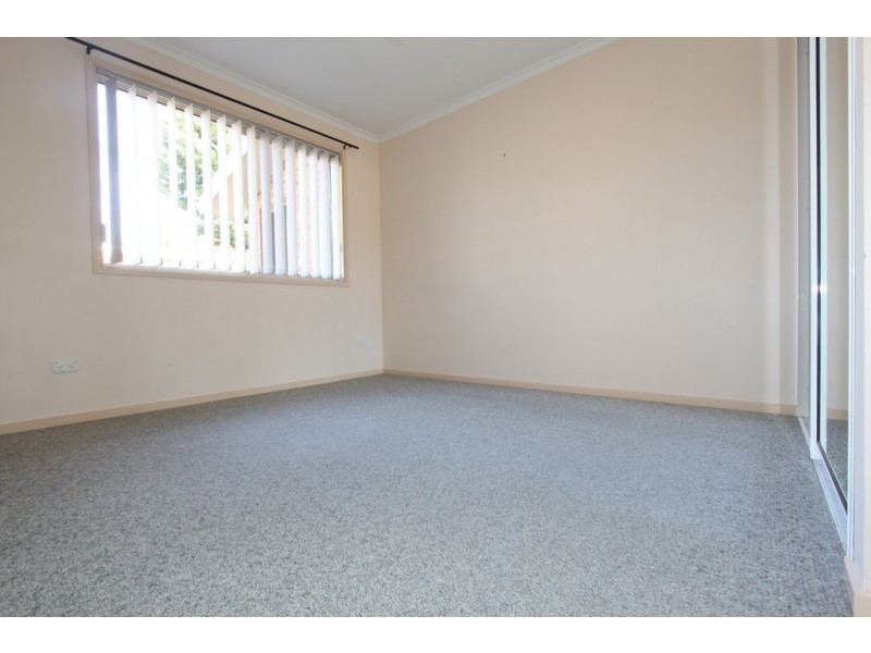 1/2 Russell Place, Queanbeyan NSW 2620