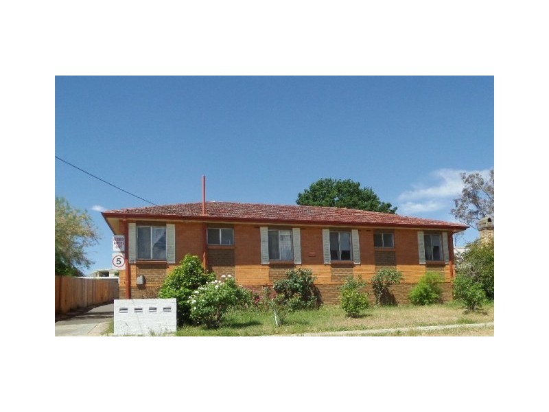 2/56 Atkinson Street, Queanbeyan NSW 2620