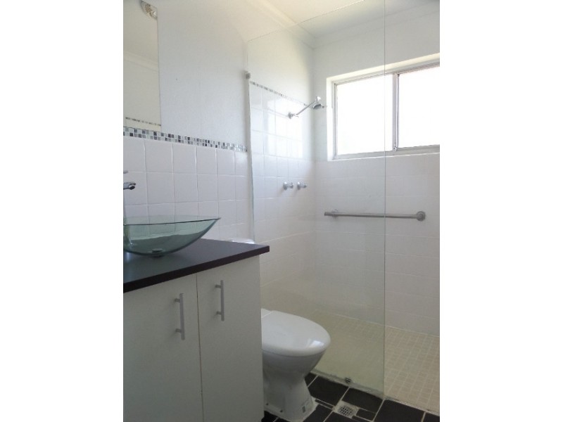 2/56 Atkinson Street, Queanbeyan NSW 2620