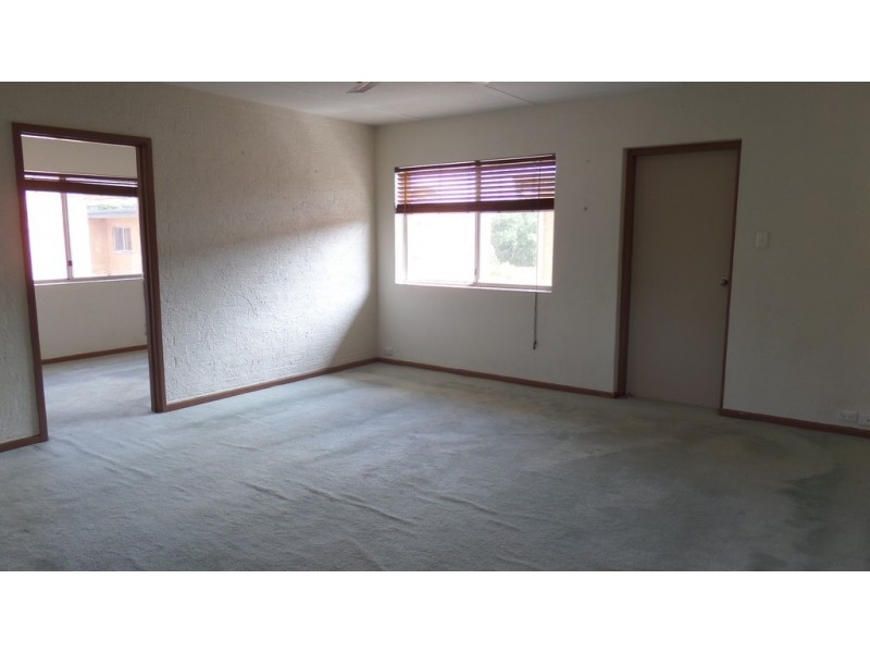 42/18 Booth Street, Queanbeyan NSW 2620