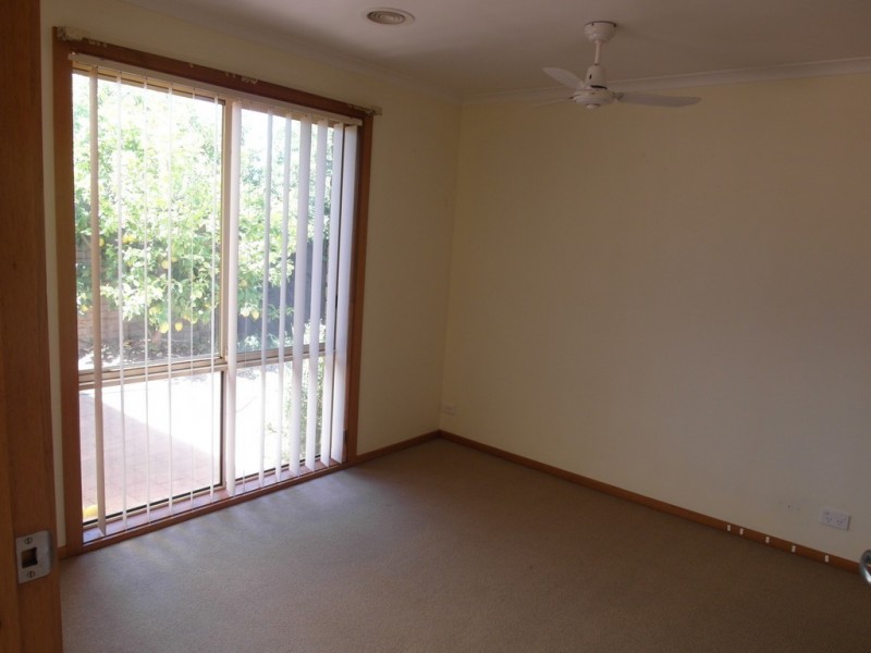 2/8 Frederick Street, Crestwood NSW 2620