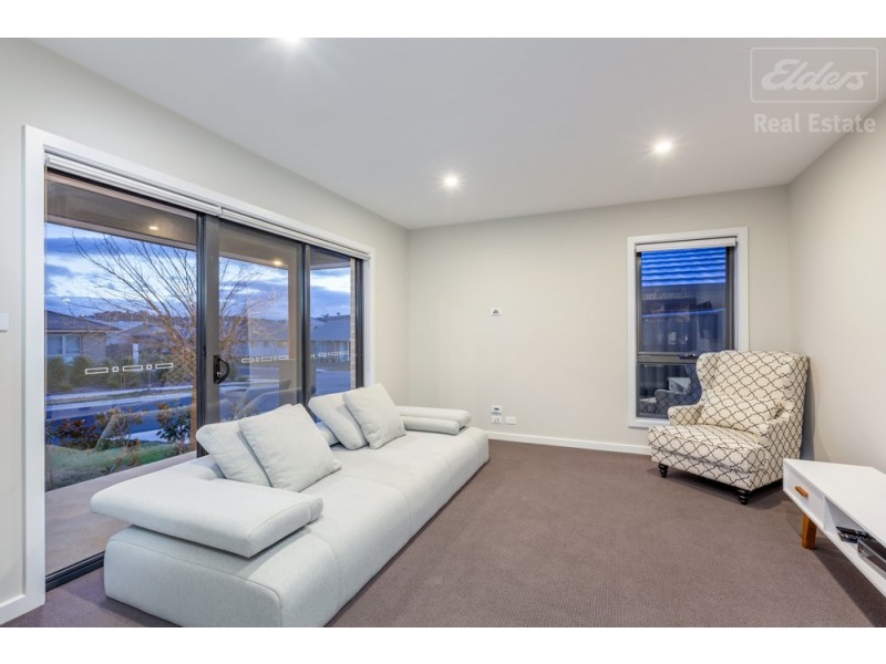 11 Insley Street, Googong NSW 2620