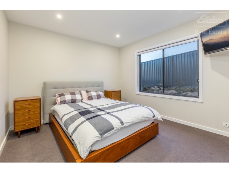 11 Insley Street, Googong NSW 2620