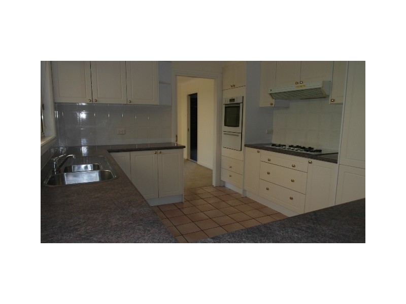 28 Parkview Crescent, Jerrabomberra NSW 2619