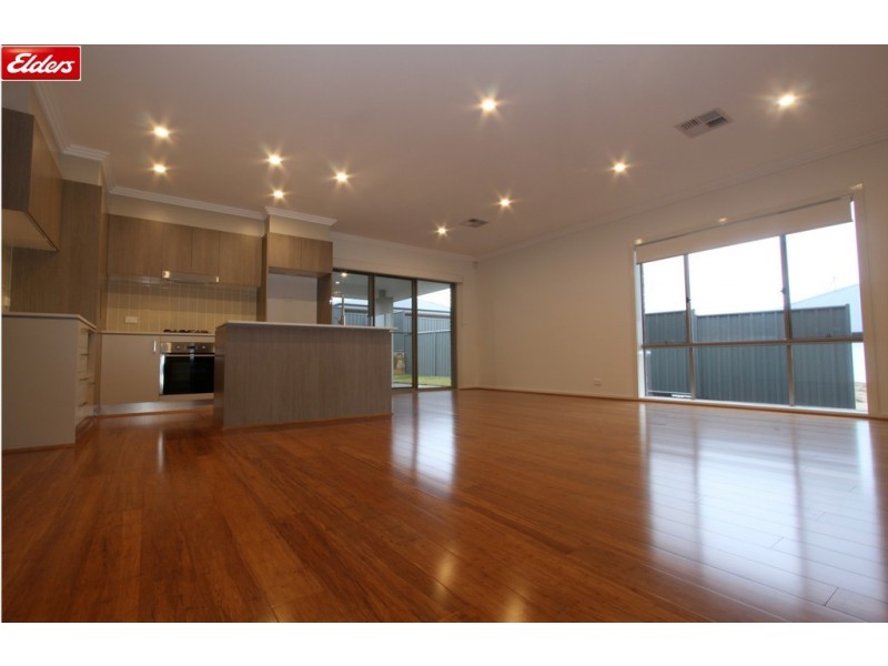 10 Sarah Street, Googong NSW 2620