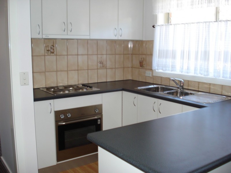2/15 Mallee Crescent, Queanbeyan NSW 2620