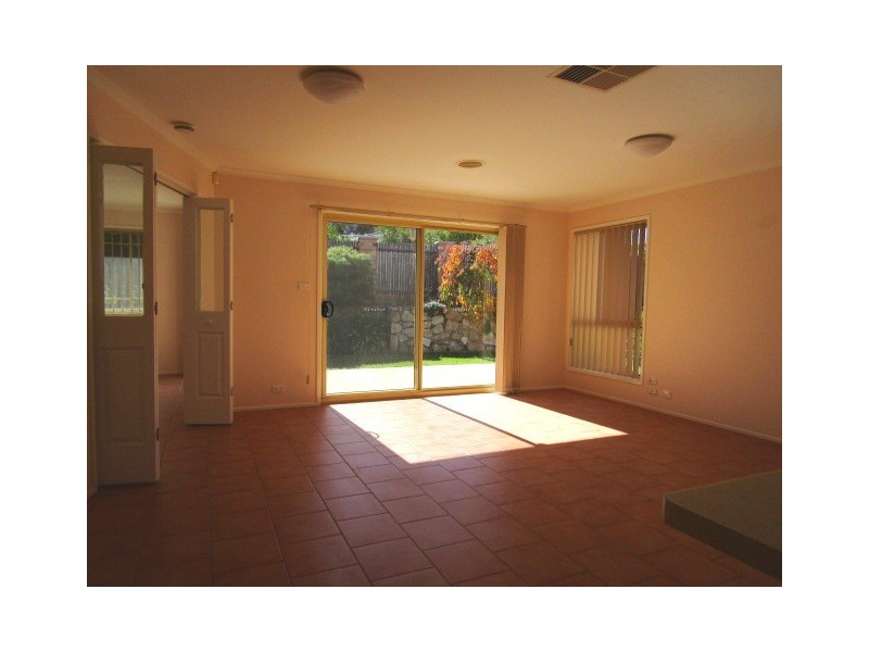 28 Unwin Avenue, Jerrabomberra NSW 2619
