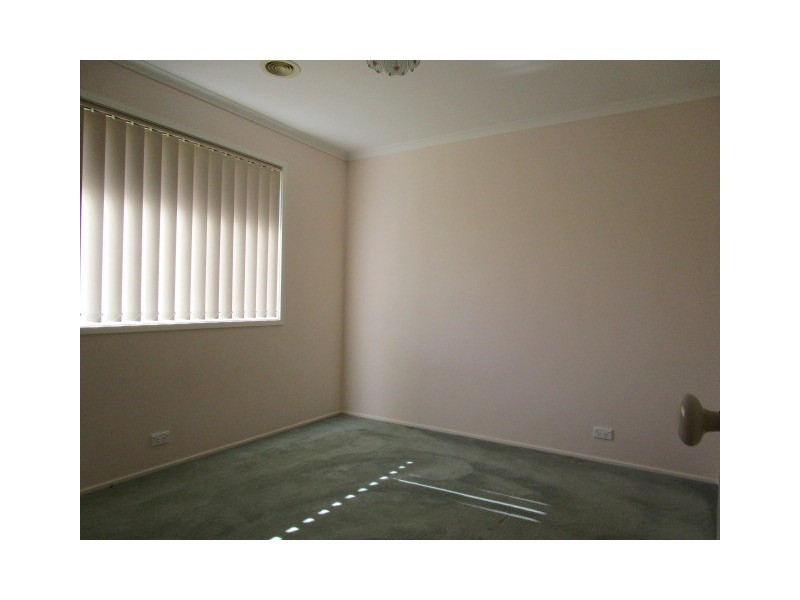 28 Unwin Avenue, Jerrabomberra NSW 2619