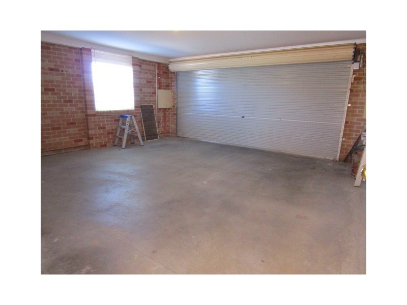 28 Unwin Avenue, Jerrabomberra NSW 2619