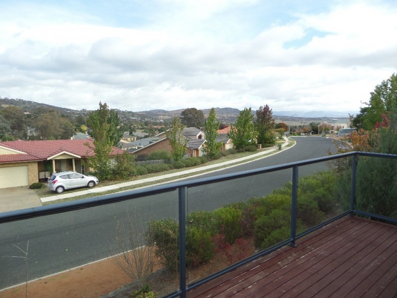 1 Minda Place, Jerrabomberra NSW 2619