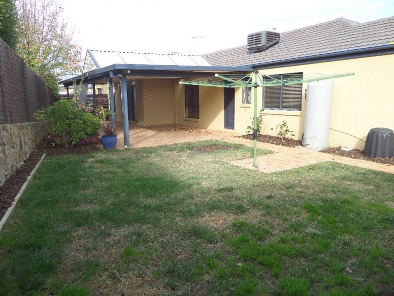 1 Minda Place, Jerrabomberra NSW 2619
