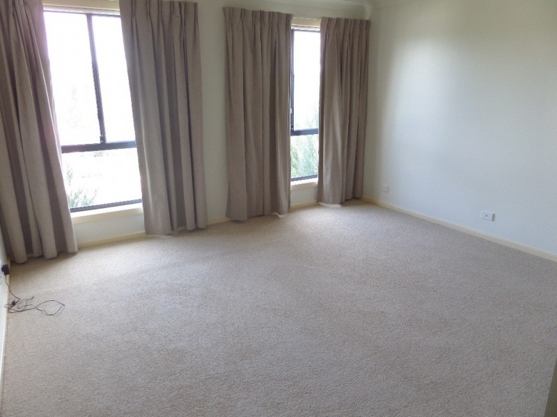 1 Minda Place, Jerrabomberra NSW 2619