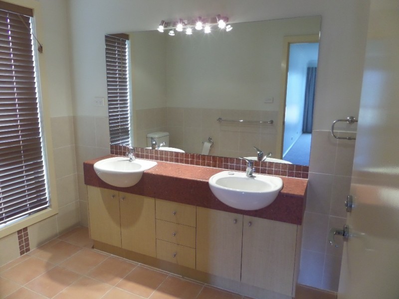 1 Minda Place, Jerrabomberra NSW 2619